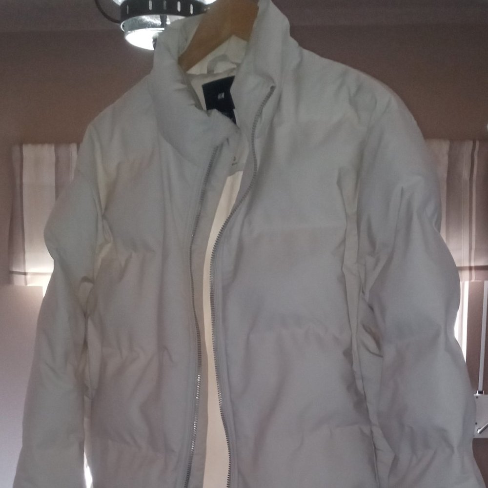 H&M Men's White Puffer Jacket Large